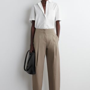 PLEATED BARREL-LEG CHINOS