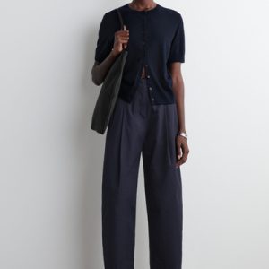 PLEATED BARREL-LEG CHINOS
