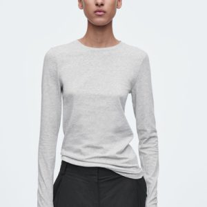 SLIM LIGHTWEIGHT LONG-SLEEVED TOP