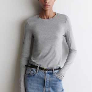 SLIM LIGHTWEIGHT LONG-SLEEVED TOP