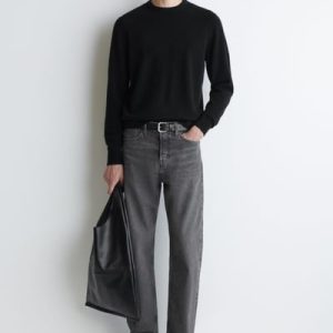 SIGNATURE STRAIGHT-LEG JEANS