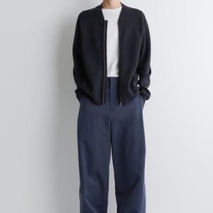 MINIMAL SUEDE SNEAKERS