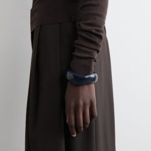 CHUNKY CURVED BANGLE