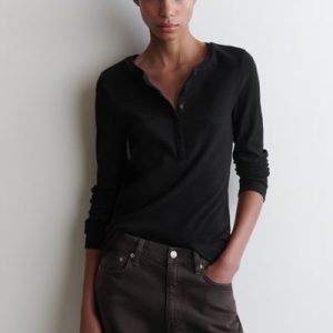 LONG-SLEEVED HENLEY TOP