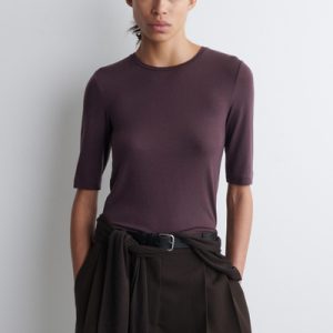 SLIM LIGHTWEIGHT T-SHIRT