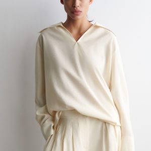 WIDE-COLLAR MODAL BLOUSE