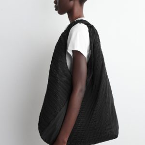 SCULPTURAL SHOULDER BAG – PLEATED
