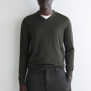 SLIM MERINO WOOL V-NECK SWEATER