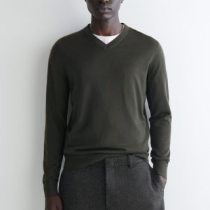 SLIM MERINO WOOL V-NECK SWEATER